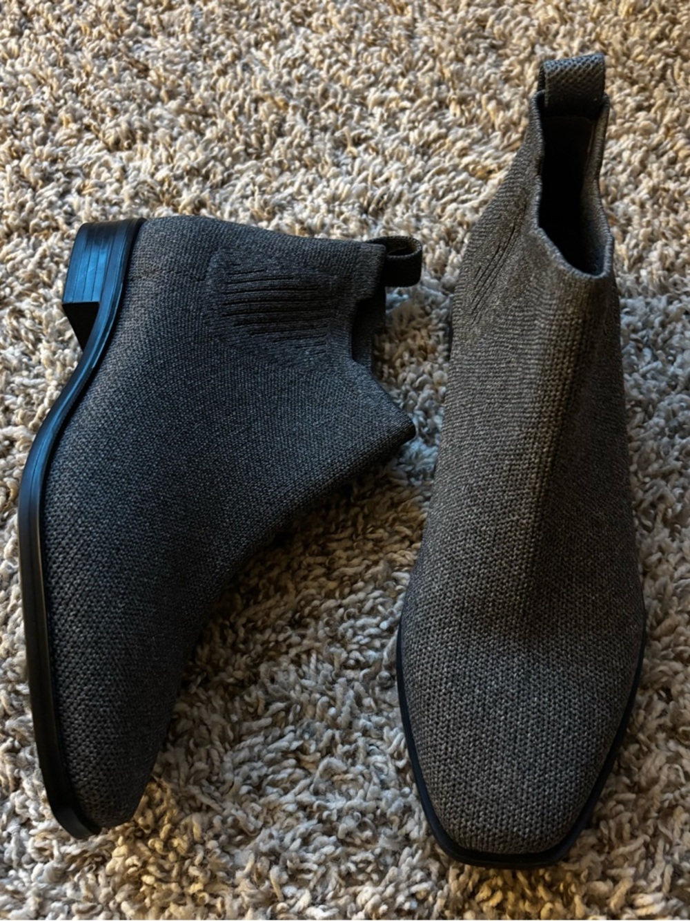 VIVAIA Knit Chelsea Boots dark Gray -VIVAIA nwo booties sz 37 7